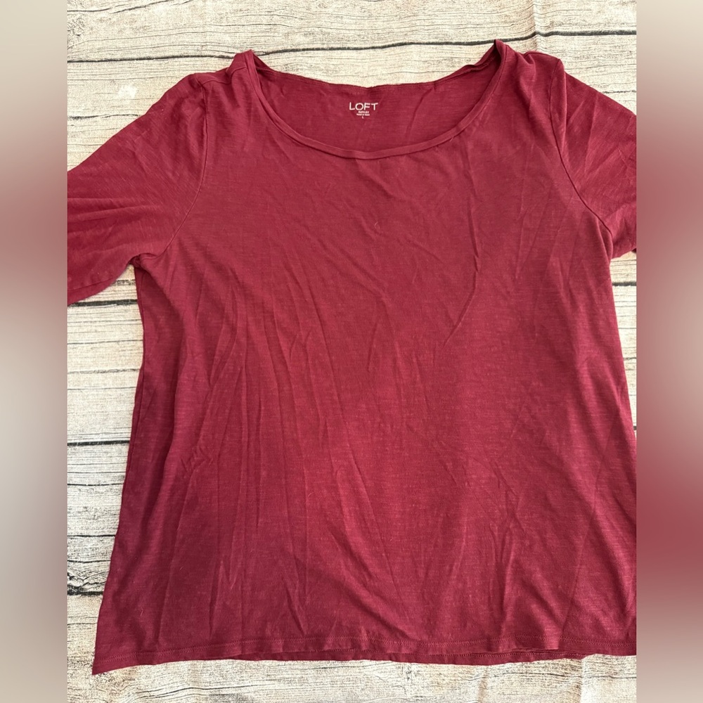 LOFT Women’s top, short sleeve, elbow length 3/4. Size L